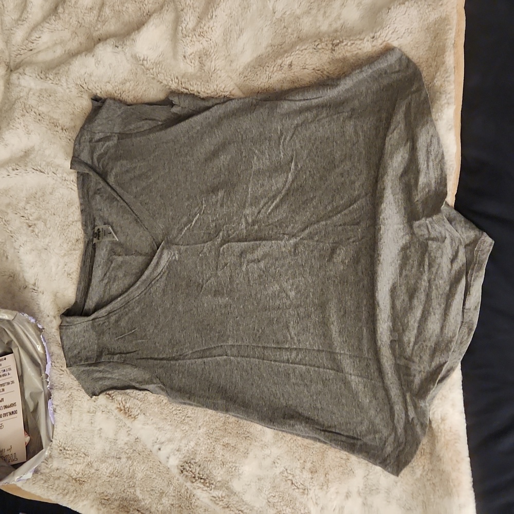 Mono B tee